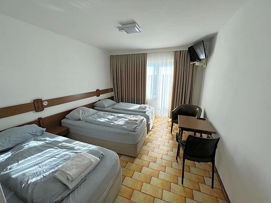 F Hotel 24h Check-In