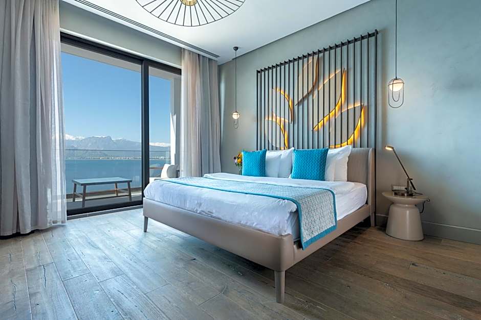 Photo 1 of 5 of Deluxe, Sea View