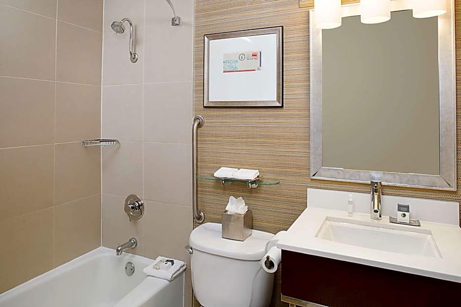 DoubleTree By Hilton Baltimore - Bwi Airport