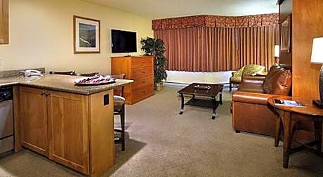 Pet Friendly | Whetstone Queen Suite