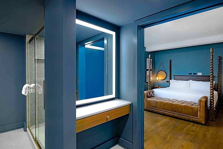 Hotel Fort Des Moines, Curio Collection by Hilton