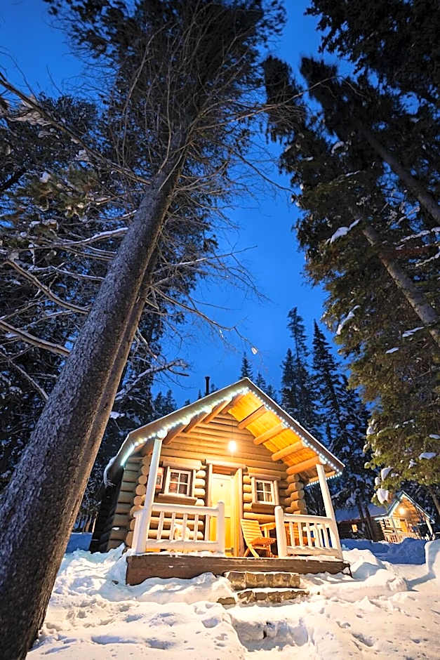 Storm Mountain Lodge Cabins Dining