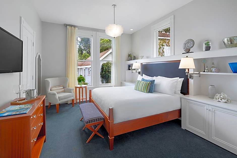 Casa Madrona Hotel And Spa