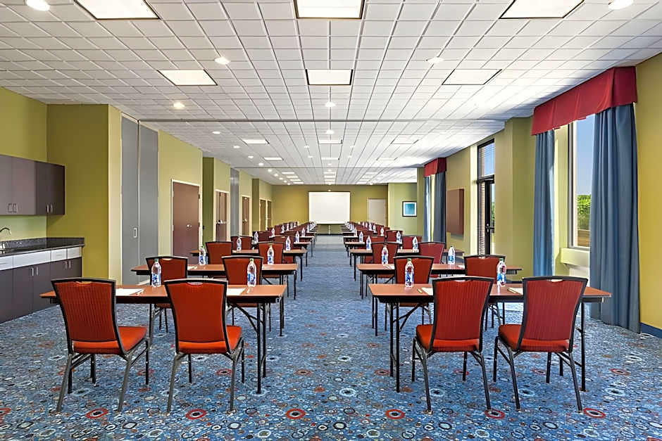 Holiday Inn Express Hotel and Suites Akron South-Airport Area By IHG