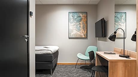 single compact (no windows)