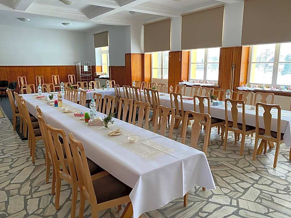 MODRZEW - noclegi w Pyzówce