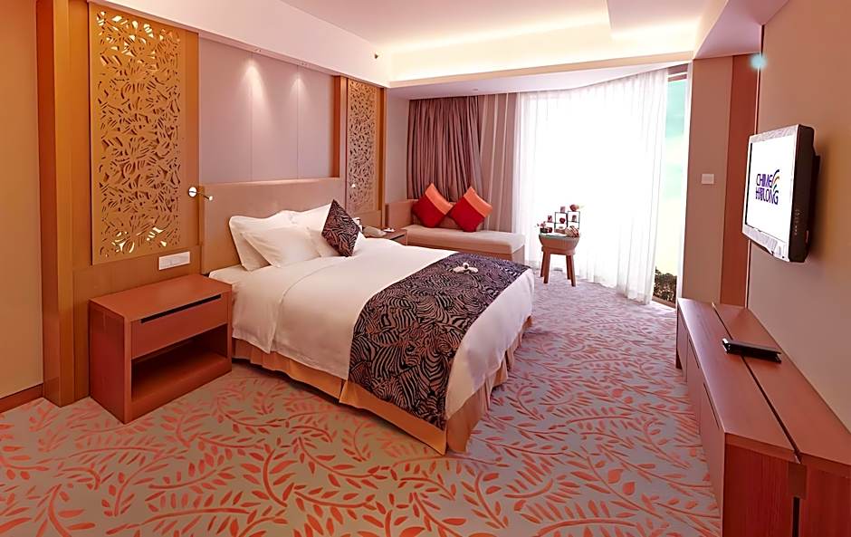 Photo 1 of 3 of Deluxe Safari King Room
