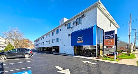 Hampton Village Inn