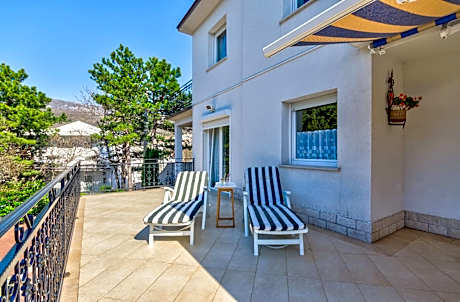 Apartment with Terrace
