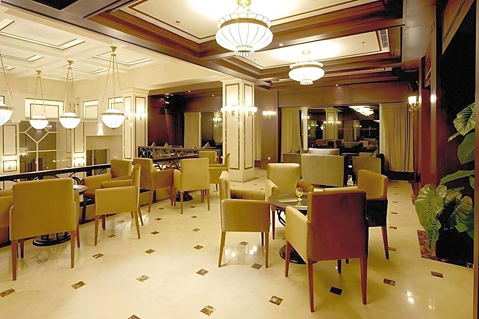 Eldora Hotel