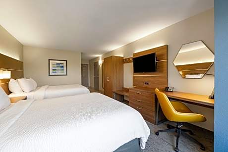 Standard Queen Room with Two Queen Beds