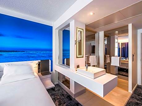 Executive Queen Room