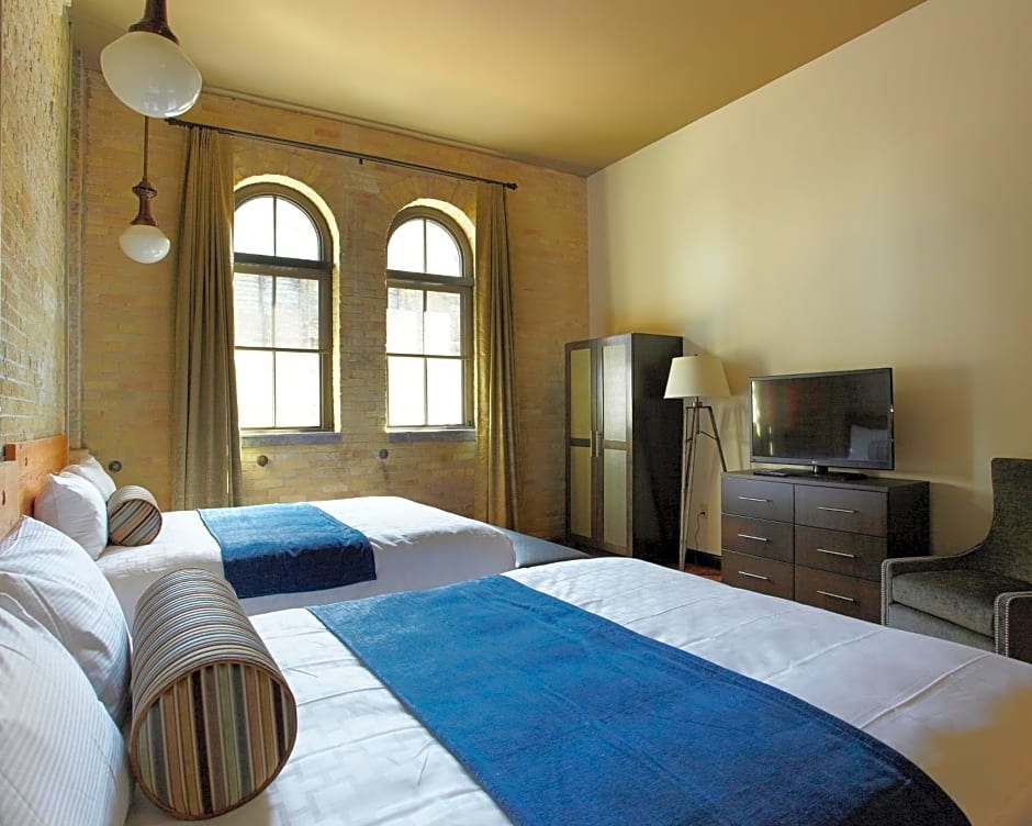 Brewhouse Inn and Suites