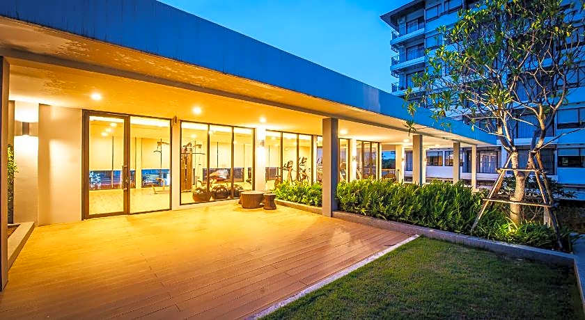 Burgundy Residence 304