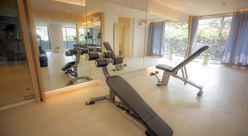Balcony Seaside Sriracha Hotel & Serviced Apartments
