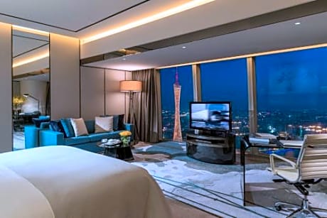 Premier King Room with Canton Tower View