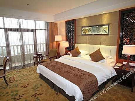 Donggu Lake Xiangshan New Century Hotel