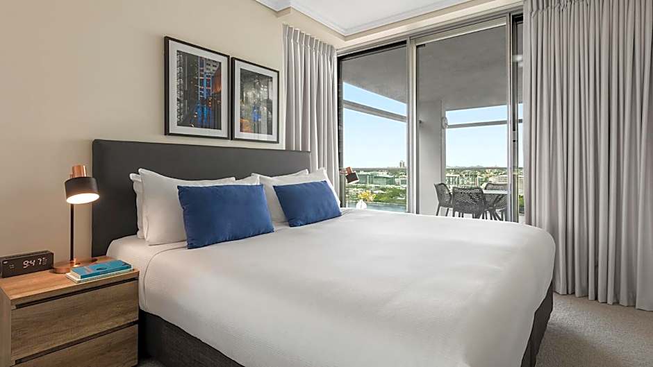 Oaks Brisbane Casino Tower Suites