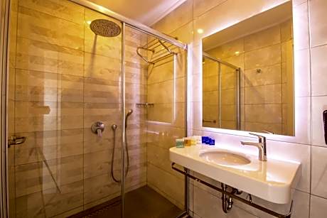 Twin Room with Sea View