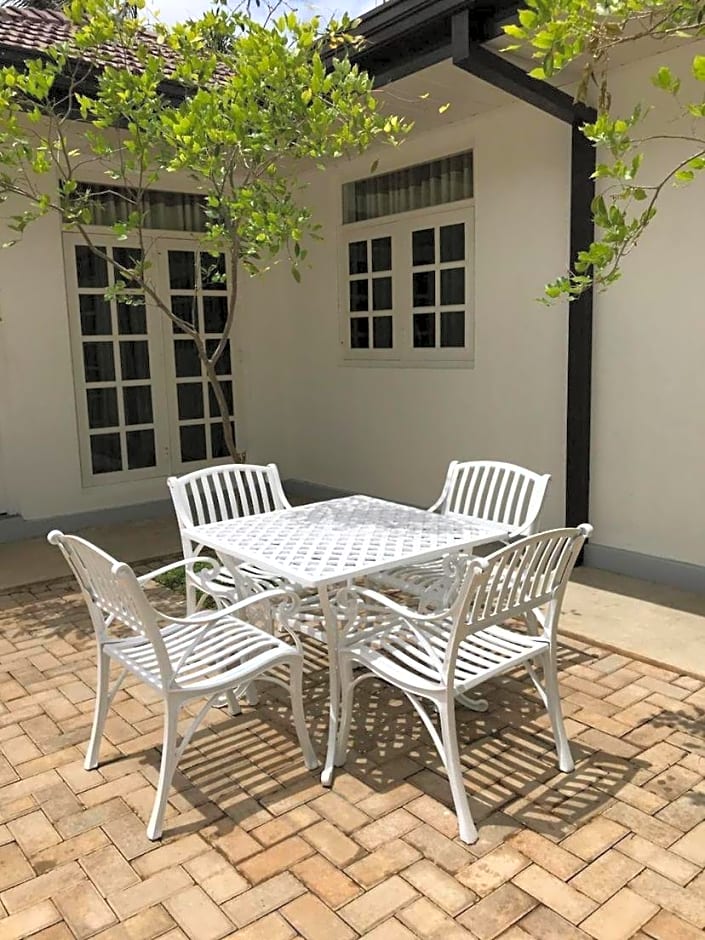 Royal White Tourist Rest