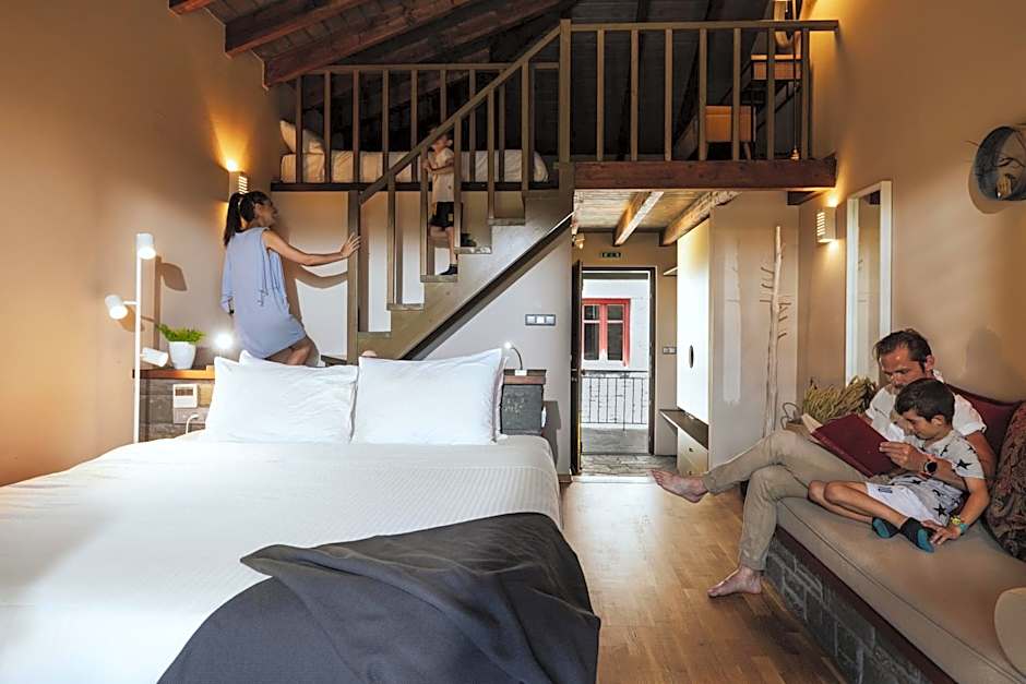Photo 1 of 4 of Duplex Suite