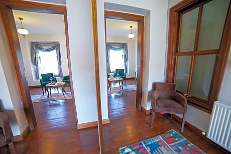 SUITE WITH TERRACE CAPACITY 3