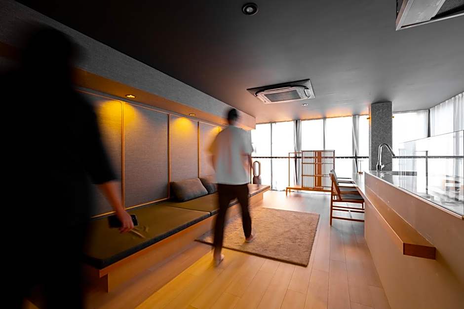 AET & o3 HOTEL