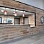 Country Inn & Suites by Radisson, Germantown, WI
