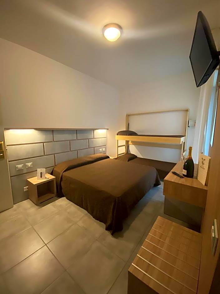 CASA MAJOR Hotel & Appartamenti CERVIA