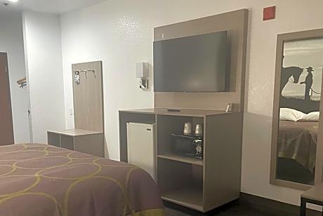 King Room - Non-Smoking