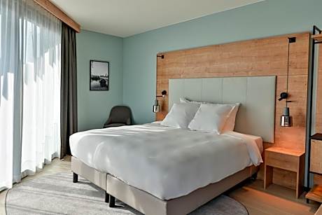 Superior Room with Balcony and Kitchenette