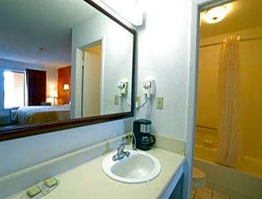 Super 8 by Wyndham Defuniak Springs