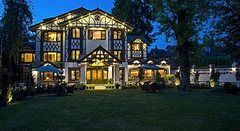 Lemon Tree Hotel Srinagar