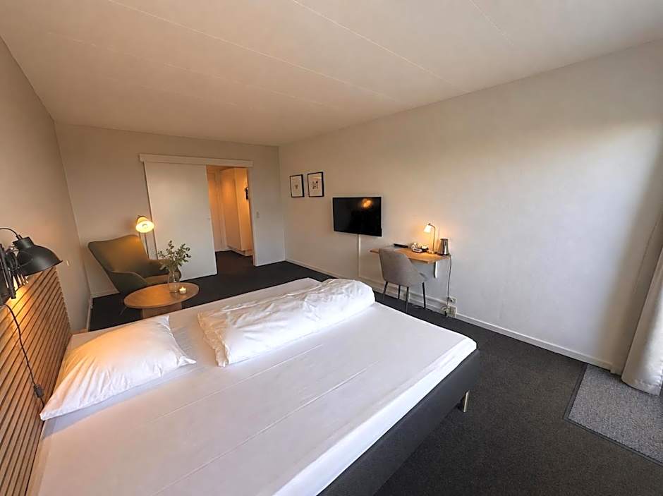 Photo 1 of 7 of Suite, Sea View