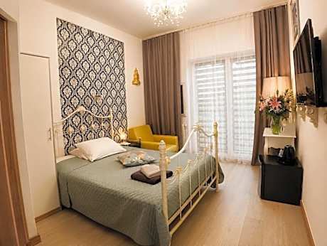 Queen Room with Balcony
