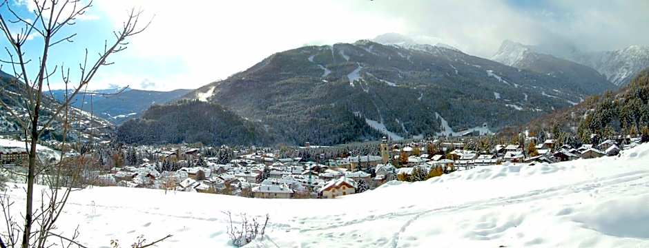 Hotel Bucaneve