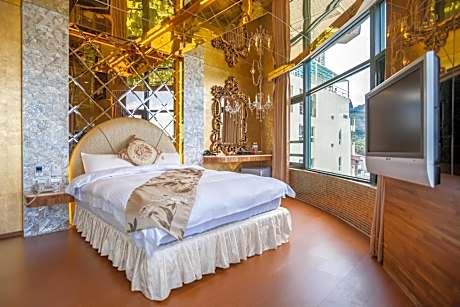 Shuian Lakeside Hotel