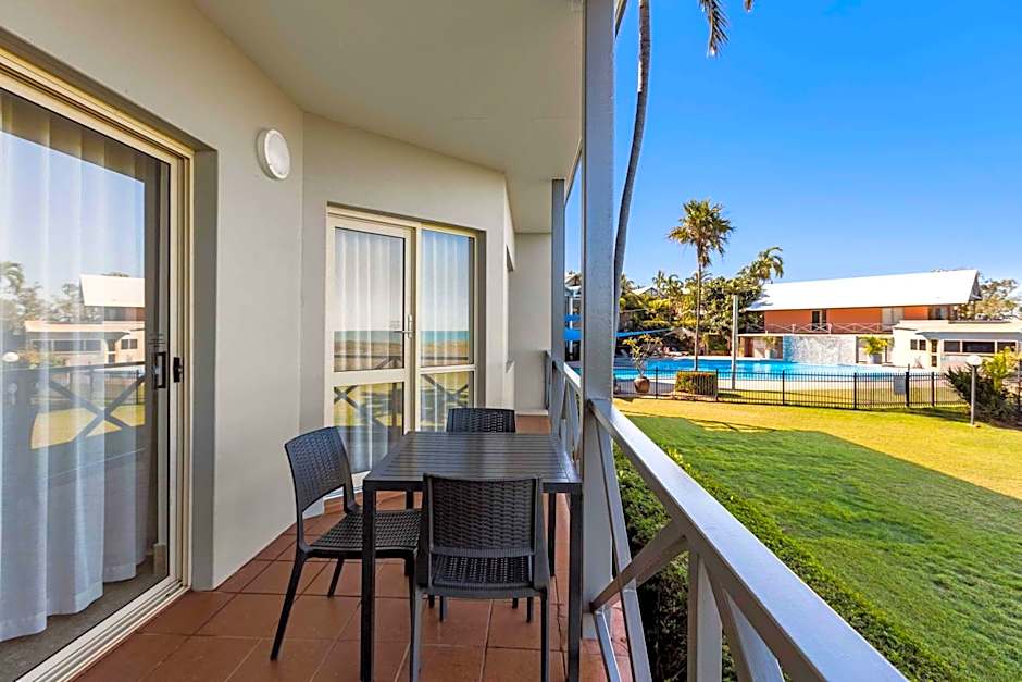 Moonlight Bay Suites