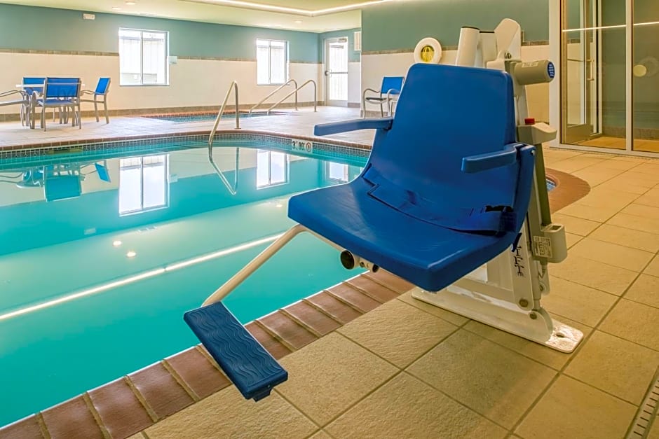 Holiday Inn Express Hotel & Suites Burlington by IHG