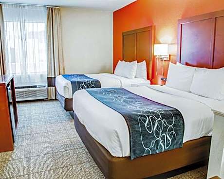 Queen Suite with Two Queen Beds - Mobility Accessible/Non-Smoking