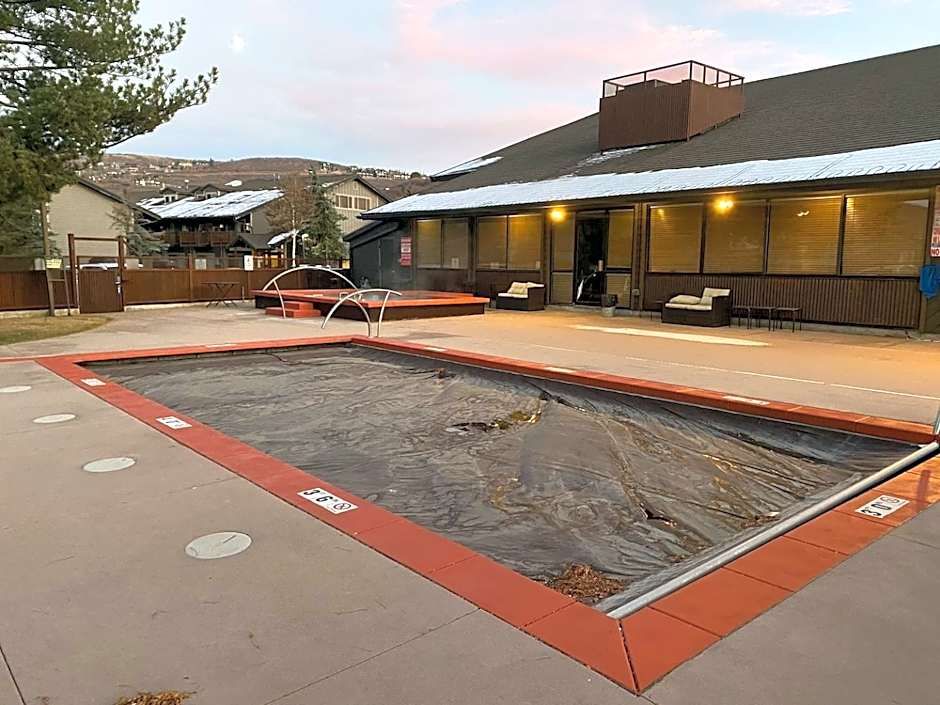 Mid-Century Gem w/King