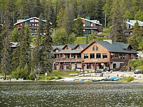 Pyramid Lake Resort