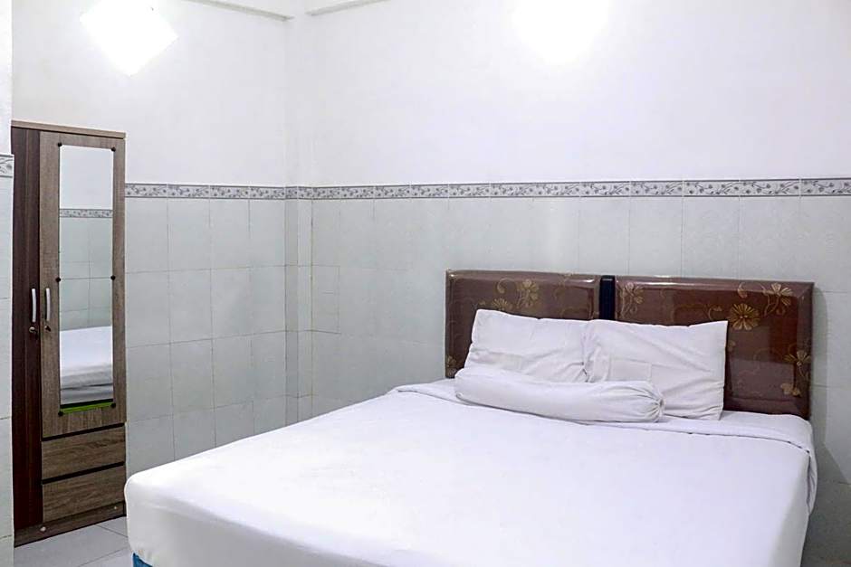 HP Residence Mitra RedDoorz near Alun Alun Kediri