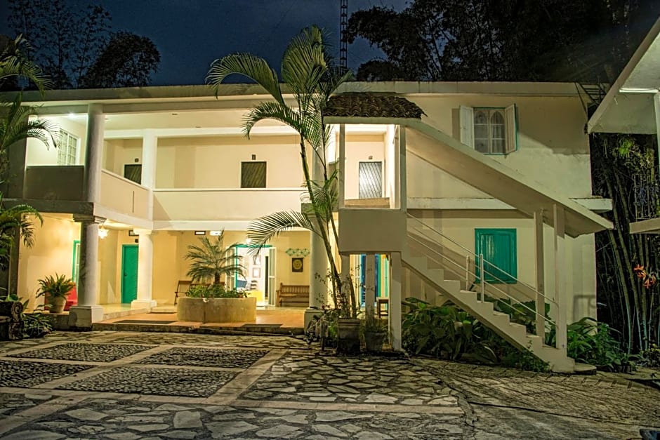 Hotel Posada James