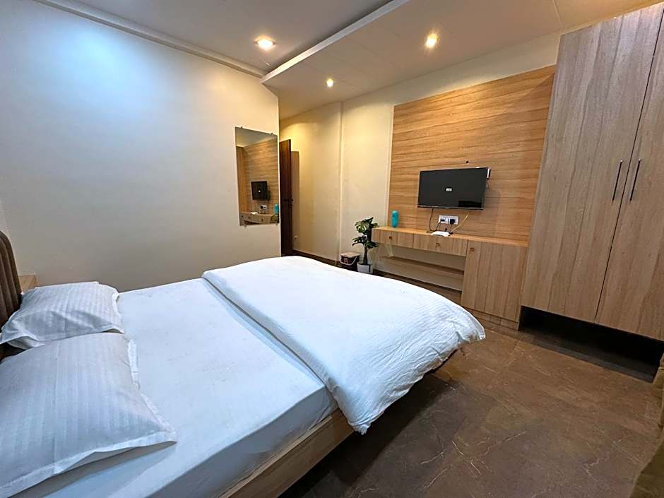 Hotel Atithi Inn Akluj