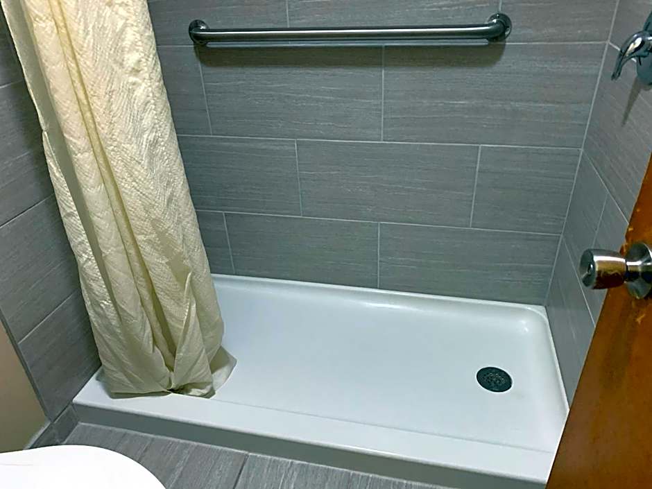 Travelowes Motel - Maggie Valley