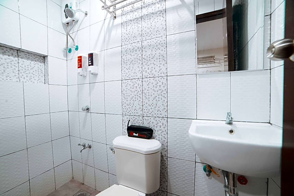 RedDoorz near Robinsons Cybergate Davao