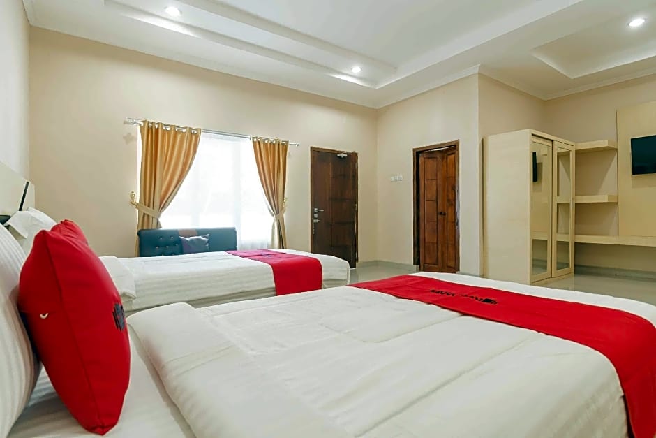 RedDoorz @ Hotel Copacobana Bengkulu