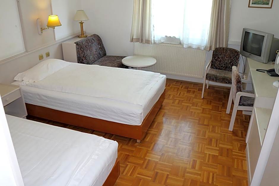 Hotel Wasserpalast - breakfast for free!!!