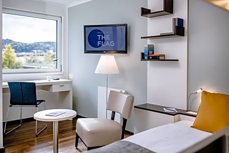 Business Double Room (55 in bed width)